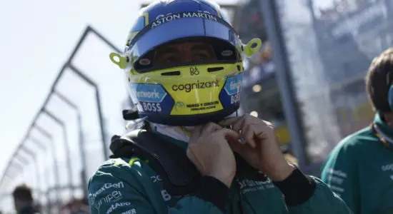 F1 | Alonso critico con la penalità di Melbourne: “Non guidiamo mai al 100%, sacrificare un ingresso per una buona uscita è arte del Motorsport”