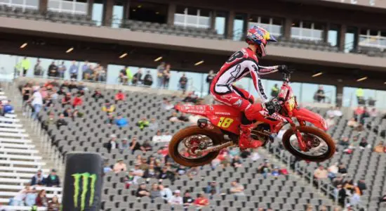 Supercross | Un inarrestabile Jett Lawrence mette la quarta a Birmingham