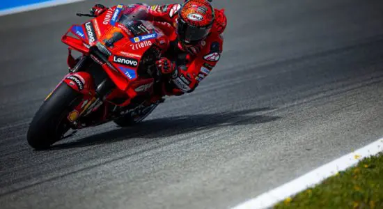 MotoGP | GP Spagna 2024, Gara: Francesco Bagnaia prevale in una guerra di nervi, terza vittoria consecutiva a Jerez
