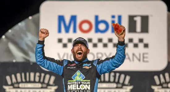 NASCAR | Truck Series, Darlington: Ross Chastain spacca l’anguria sull’ovale indomabile