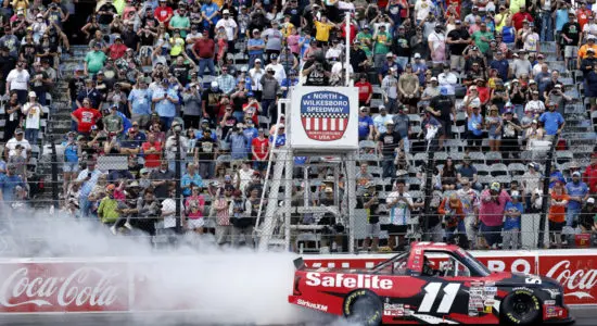 NASCAR | Truck Series, North Wilkesboro: Corey Heim trionfa in una gara condizionata dal maltempo