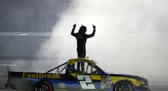 NASCAR | Truck Series, Charlotte: Nick Sanchez sbaraglia la concorrenza e vince la gara numero 700 del campionato