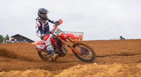 MXGP | GP Portogallo 2024: Gajser batte Herlings nel fango della gara di qualifica