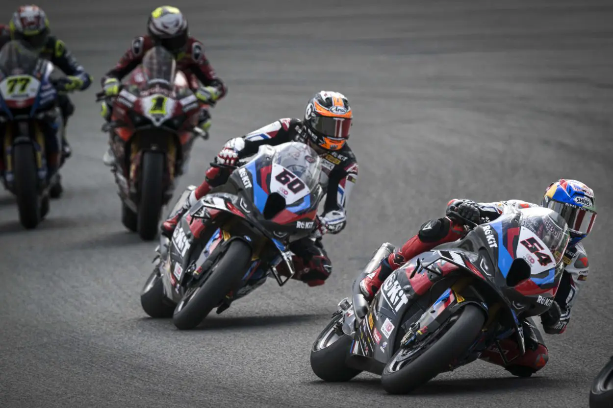 SBK / SSP | Round Gran Bretagna 2024, sintesi dei warm-up della domenica a Donington Park