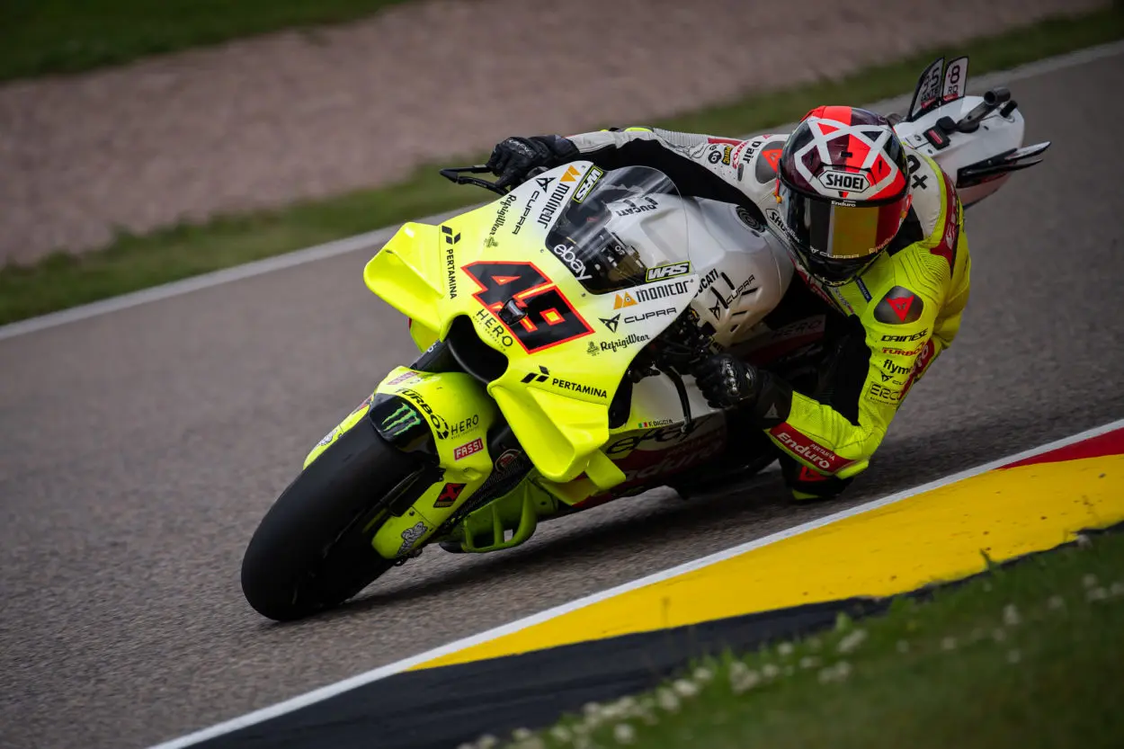 MotoGP | Davide Tardozzi parla dei piani del team VR46: “Di Giannantonio guiderà una Ducati ufficiale e Morbidelli la GP24”