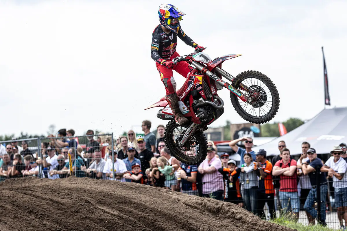 MXGP | GP Svizzera 2024: Prado vince la gara di qualifica, Gajser e Herlings inseguono