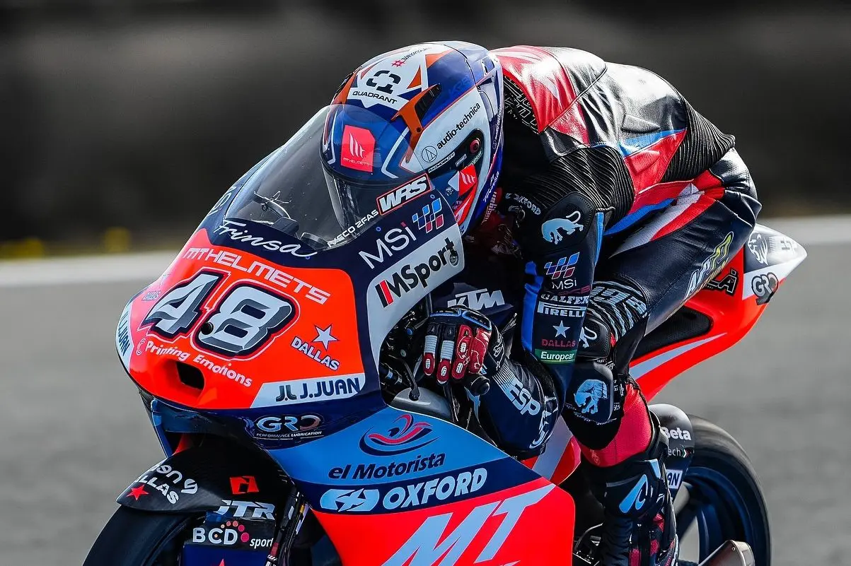 Moto3 | GP Gran Bretagna 2024, Qualifiche: Iván Ortolá conquista la pole grazie al traino di Alonso