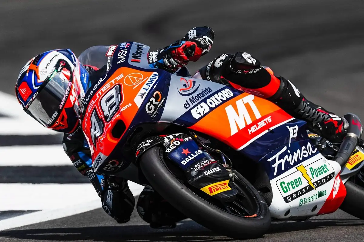 Moto3 | GP Gran Bretagna 2024, Gara: Iván Ortolá prevale nello scontro titanico di Silverstone