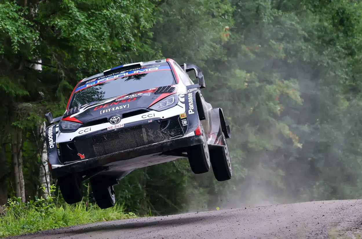 WRC | Rally di Finlandia 2024, PS14-16: 44 secondi tra Rovanperä e Ogier