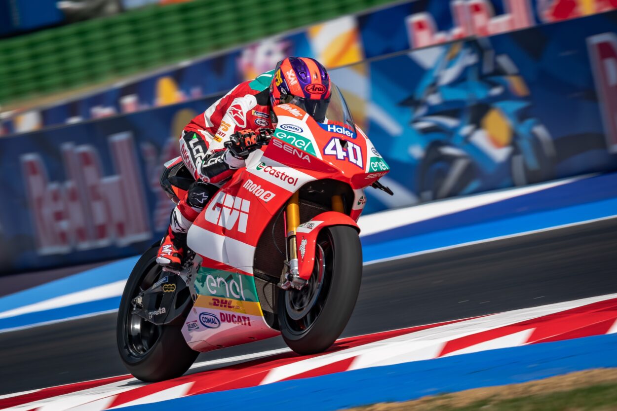 MotoE | GP San Marino 2024: Mattia Casadei vince Gara 1 davanti al ...