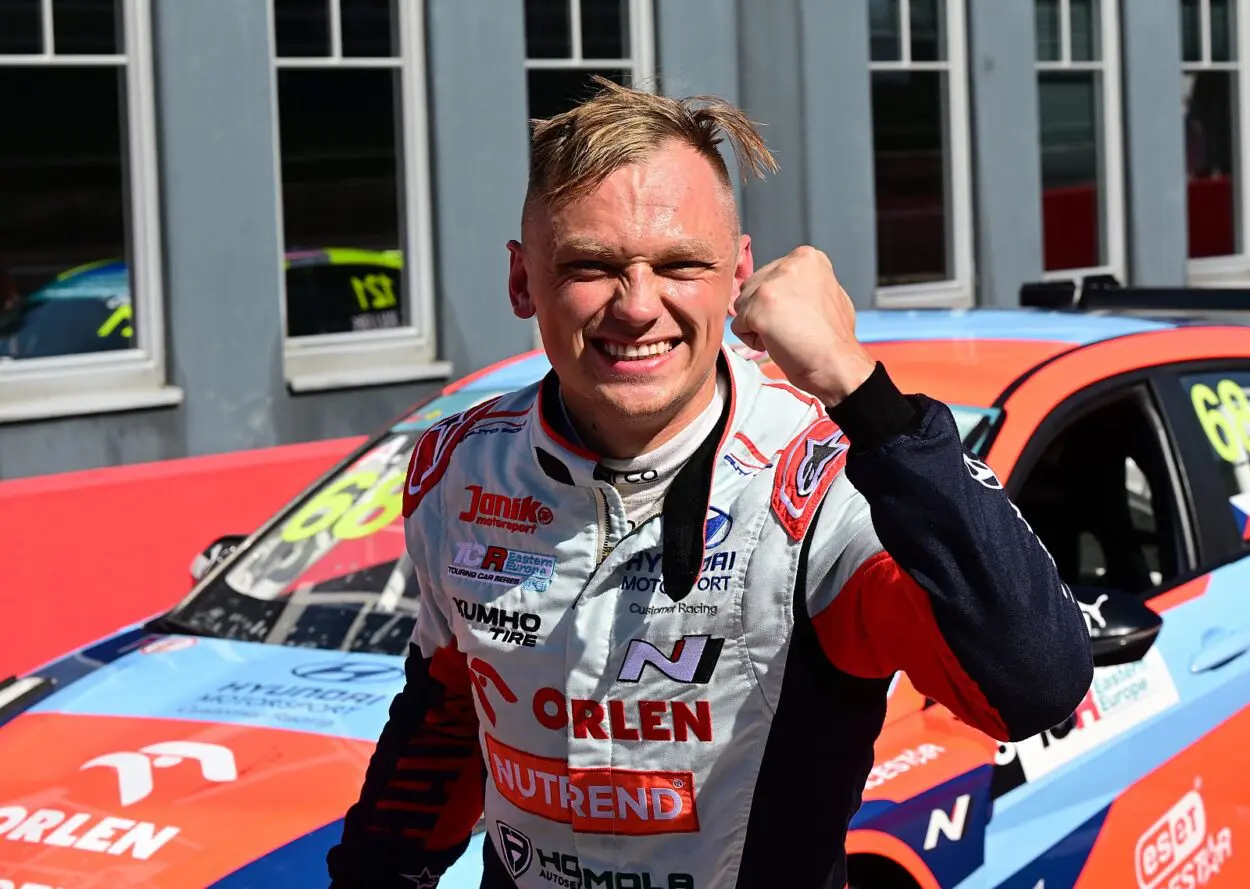 TCR | Mat’o Homola è il primo bicampione est europeo