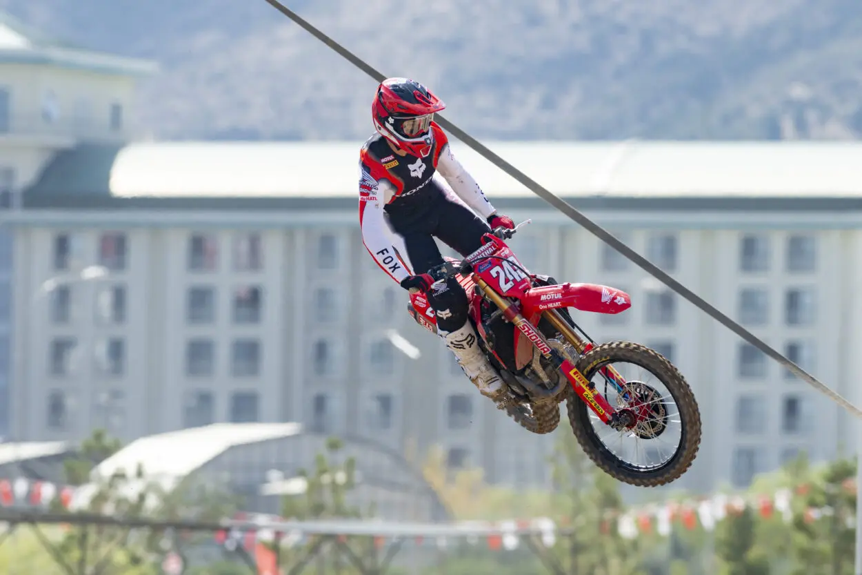 MXGP | GP Turchia 2024, Gajser: “Domenica la pista è diventata monotraiettoria, impossibile sorpassare”