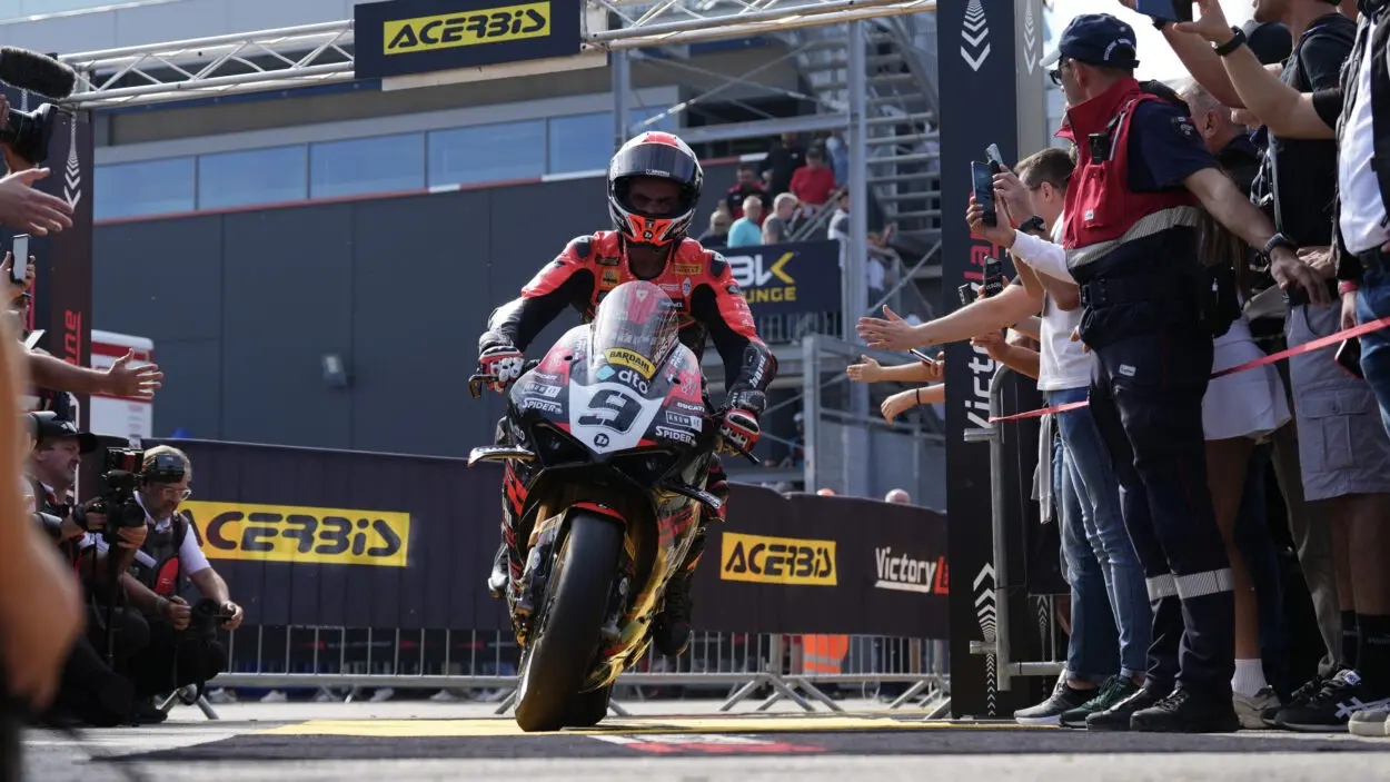 SBK | Round Italia 2024: Cremona chiama Danilo Petrucci. Sua la vittoria in Gara 1, interrotta da una bandiera rossa