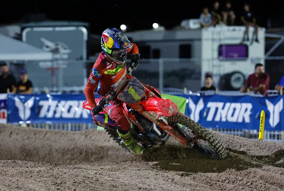 SuperMotocross | Jett Lawrence si conferma campione con una doppietta a Las Vegas
