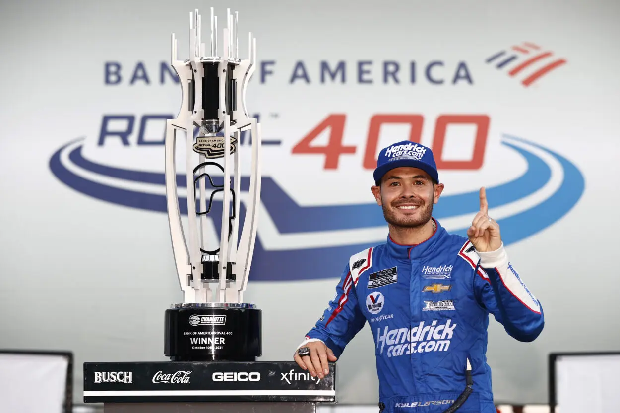 NASCAR | Cup Series, Charlotte Roval: Kyle Larson acciuffa il Round of 8 al termine di una performance impeccabile