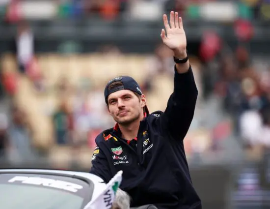 Blog | “Teppisti” da tastiera: in un mondo che vuole i binari, siate dei Max Verstappen