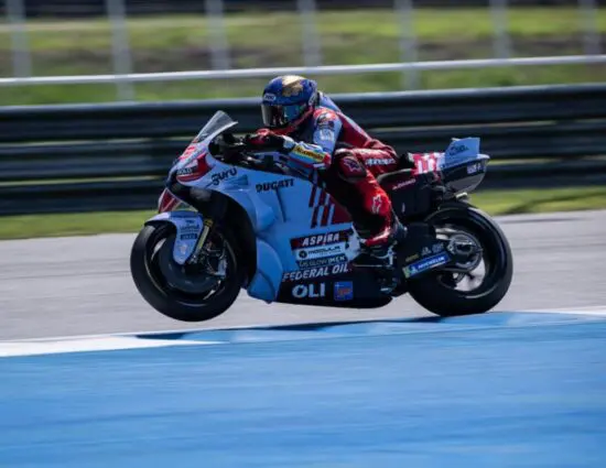 Motomondiale | GP Thailandia 2024, sintesi del venerdì pomeriggio: tra i due litiganti è Marc Márquez a godere nella Practice