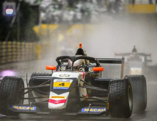 FIA FR World Cup | GP Macao 2024: Ugo Ugochukwu si aggiudica una Qualifying Race influenzata dalla pioggia