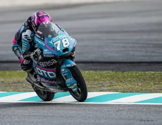 Moto3 | Infortunio alla mano sinistra per Joel Esteban, non disputerà la gara conclusiva del 2024 a Barcellona