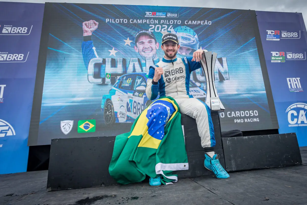TCR South America | Rosario 2024: Cardoso magistrale, vince il secondo titolo dell’anno. Naufragio di Casella, PMO Racing team campione