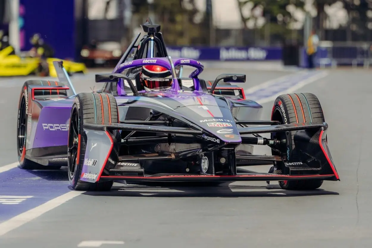 Formula E | San Paolo ePrix 2024: Pascal Wehrlein rassicura sui social sulle sue condizioni dopo il cappottamento in gara