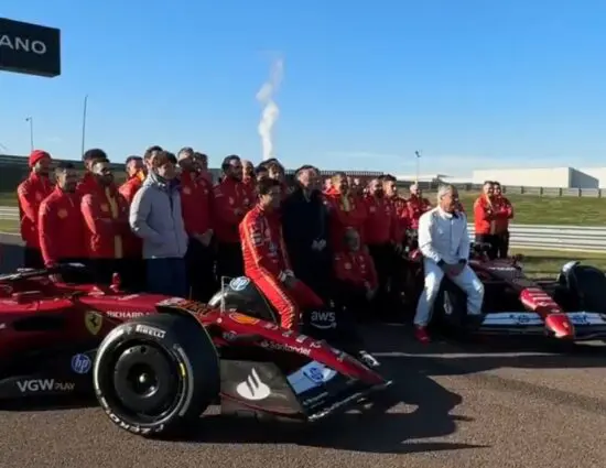 F1 | Ferrari, ultimo saluto per la famiglia Sainz a Fiorano. Papà e figlio in pista insieme