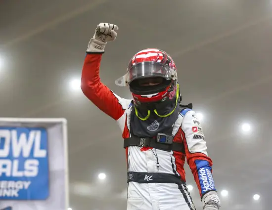 Chili Bowl 2025, Day 1: Larson supera Golobic all’ultimo giro e vola direttamente al main event. Bell vince la Race of Champions