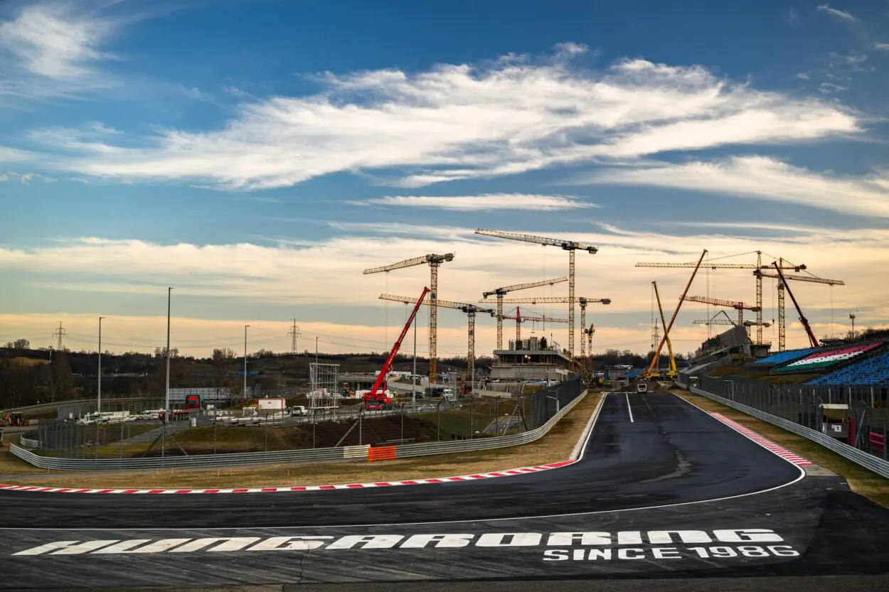 F1 | Hungaroring in pieno ammodernamento. Nuova tribuna centrale e complesso box ricostruito da zero