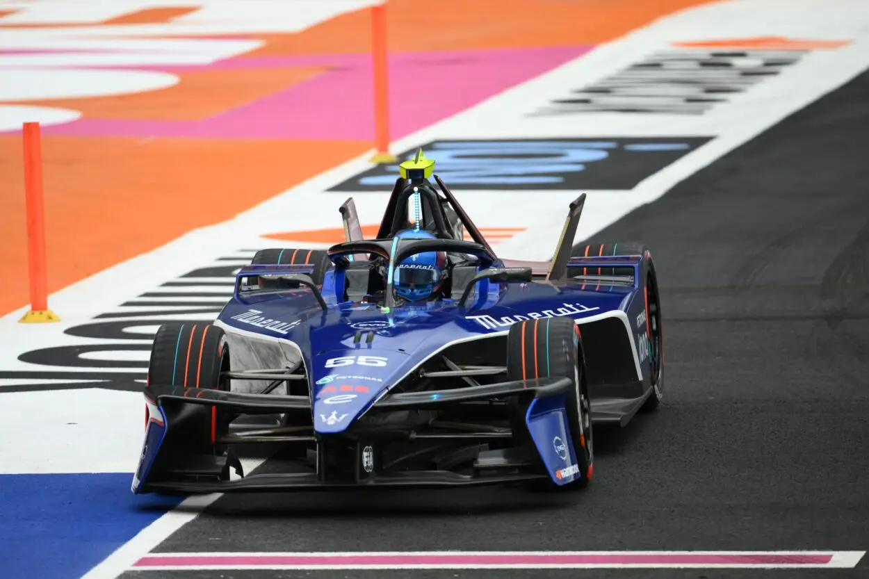 Formula E | Mexico City ePrix 2025: Jake Hughes si impone in una FP2 bagnata