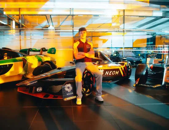 Formula E | NEOM McLaren sceglie Alex Dunne come pilota di riserva e sviluppo per la Season 11