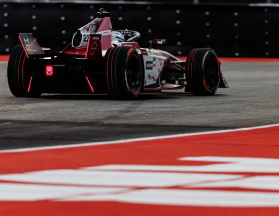 Formula E | Mexico City ePrix 2025: Oliver Rowland batte le Porsche e vince una gara ricca di colpi di scena