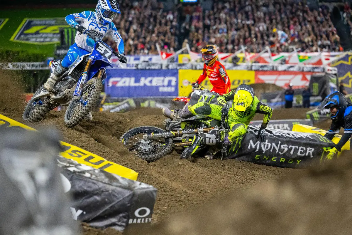 Supercross | Anaheim #1 2025, Smith: “Ho colpito un tuffblock, stavo andando bene…”