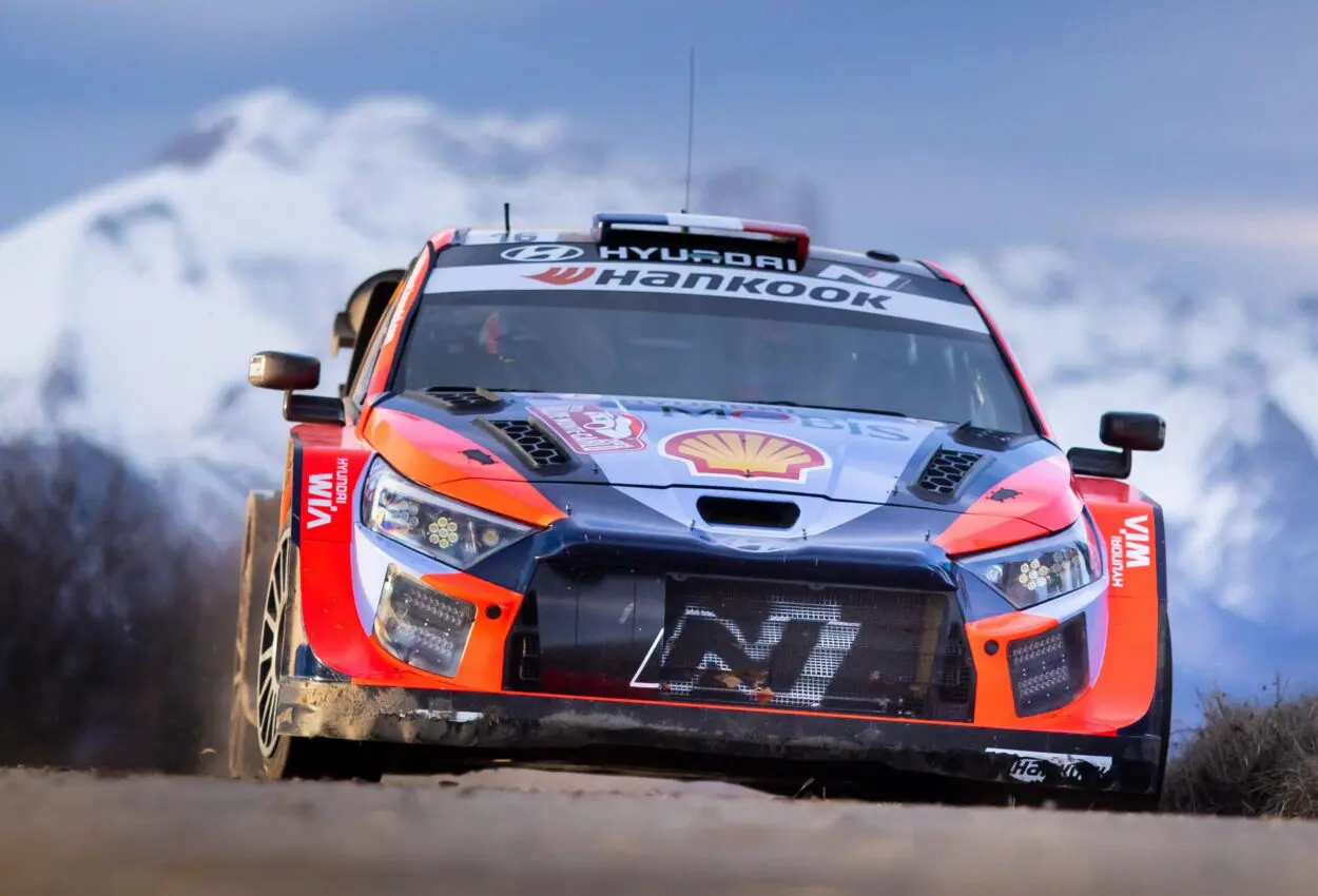 WRC | Rally di Montecarlo 2025, PS10-12: Ogier precede Fourmaux, nuovi problemi per Neuville