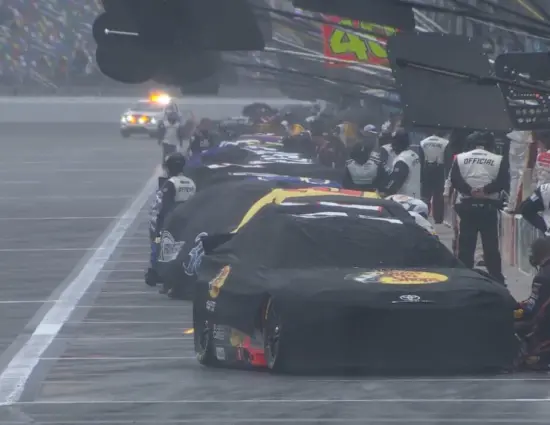 NASCAR | Daytona 500 2025 interrotta per pioggia dopo 11 giri