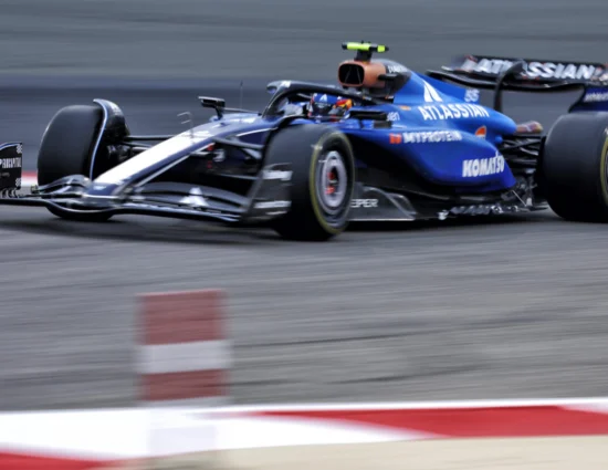 F1 | Test Bahrain 2025, day 2: Sainz chiude la giornata al comando davanti alle Ferrari. Antonelli 5°, tanti long stint