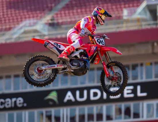Supercross | Anche Hunter Lawrence fuori dai giochi: strappo ai legamenti della spalla destra