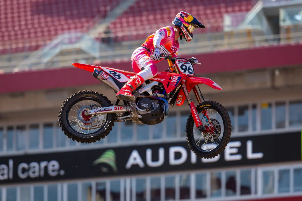 Supercross | Anche Hunter Lawrence fuori dai giochi: strappo ai legamenti della spalla destra