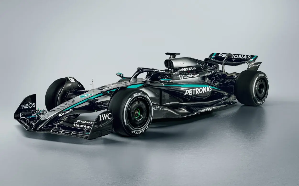 F1 | Mercedes presenta la W16 di George Russell e Kimi Antonelli