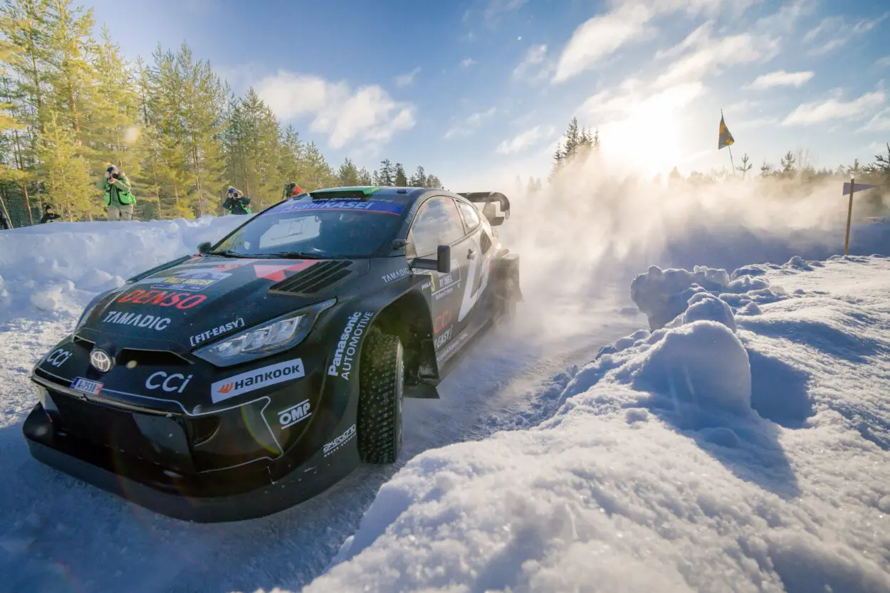 WRC | Rally di Svezia 2025: Evans vince una sfida sul filo dei secondi, doppietta Toyota con Katsuta