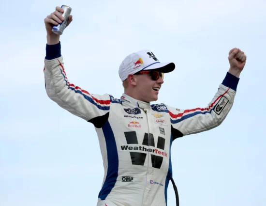 NASCAR | Xfinity Series, COTA 2025: Connor Zilisch vince la prima gara stagionale fra mille imprevisti