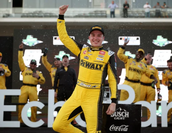 NASCAR | Cup Series, Austin 2025: Bell trionfa al COTA resistendo agli attacchi di Byron e Reddick