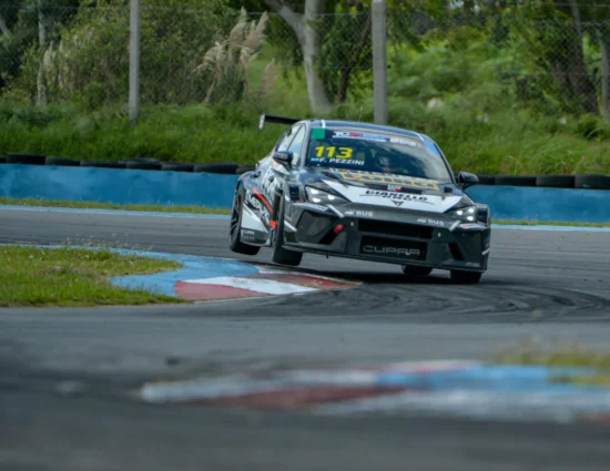 TCR South America | Rosario 2025, Gara 2: Pezzini domina, ma alle sue spalle lo spettacolo regna