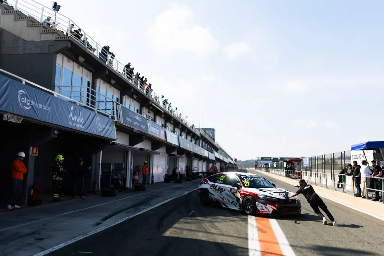 TCR Spain | ALM Motorsport piazza tre punte per il primo round del 2025