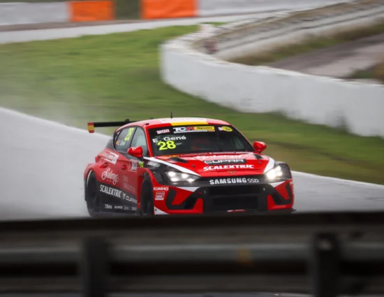 TCR Spain | Barcellona #1 2025, Gara 2: Gené magistrale sotto il bagnato ottiene il primo successo