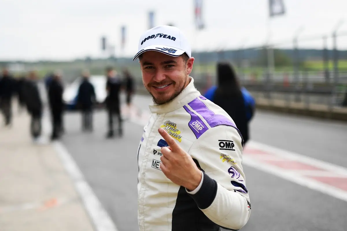 TCR UK | Donington #1 2025, Qualifiche: Shepherd riparte dalla pole position