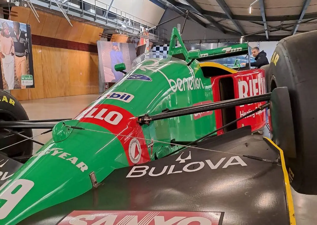 F1 | Benetton: il telaio 08 della B189 esposta all’archivio storico