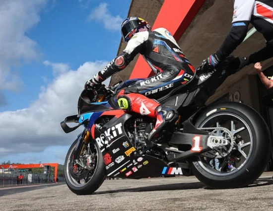 SBK | Test Portimão pre-Round 2025, prima giornata: Toprak Razgatlıoğlu il più rapido, segue Bulega