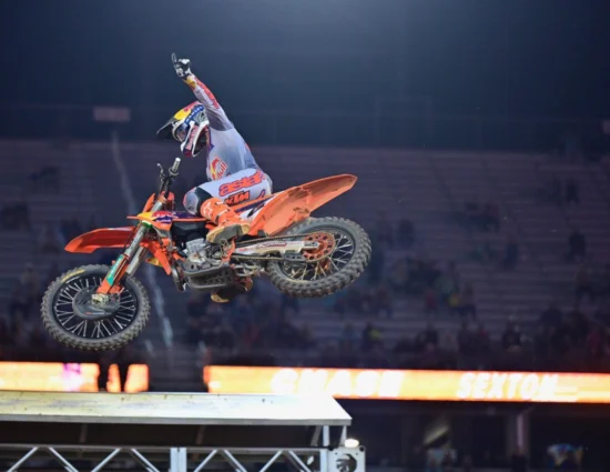 Supercross | Chase Sexton si riscatta nella Triple Crown di Birmingham e rilancia le quotazioni per il titolo
