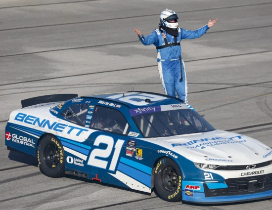 NASCAR | Xfinity Series, Talladega #1 2025: Austin Hill batte Jeb Burton alla moviola e diventa il re del “flat out”