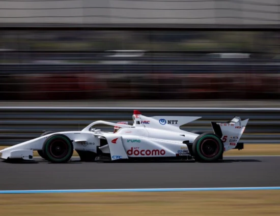 Super Formula | Motegi 2025: Tadasuke Makino conquista la pole position in una qualifica 1 scoppiettante